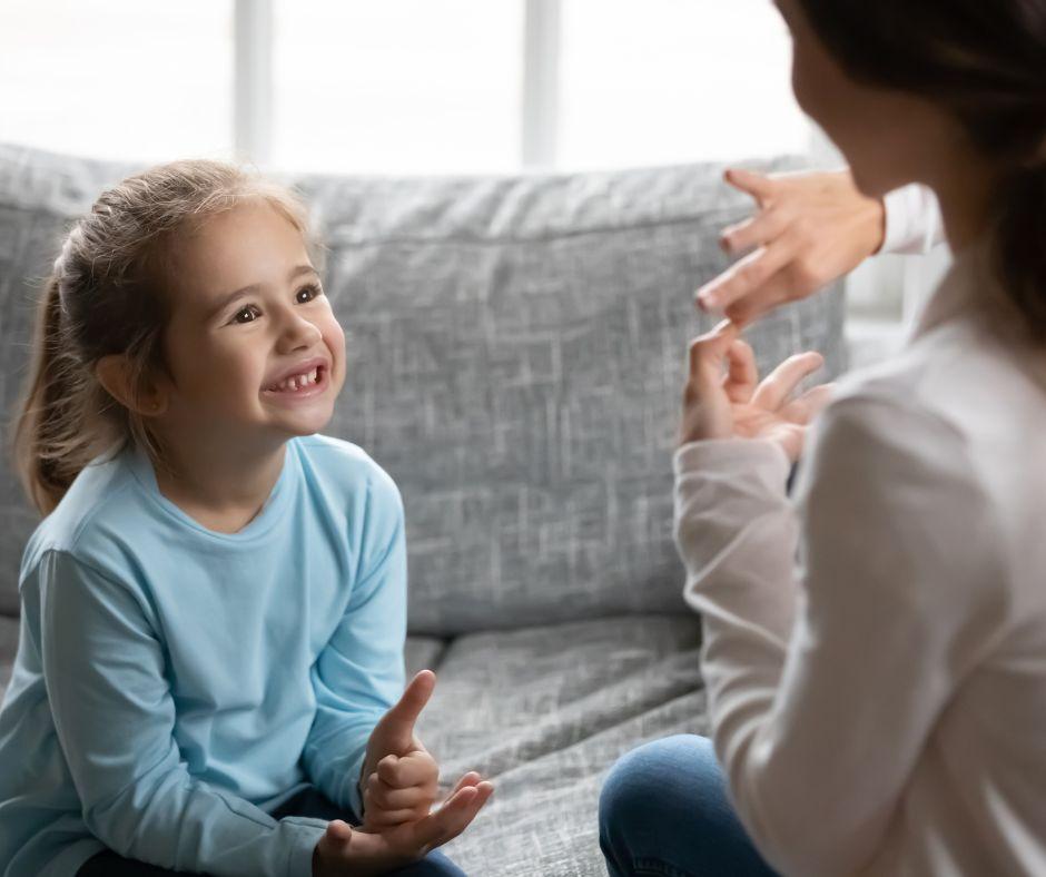 La Importancia de la Lengua de Señas en la Comunidad de Personas con Discapacidad Auditiva